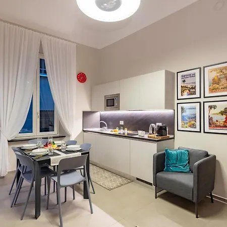 Apartment Lovely Flats In Historic Center Genua